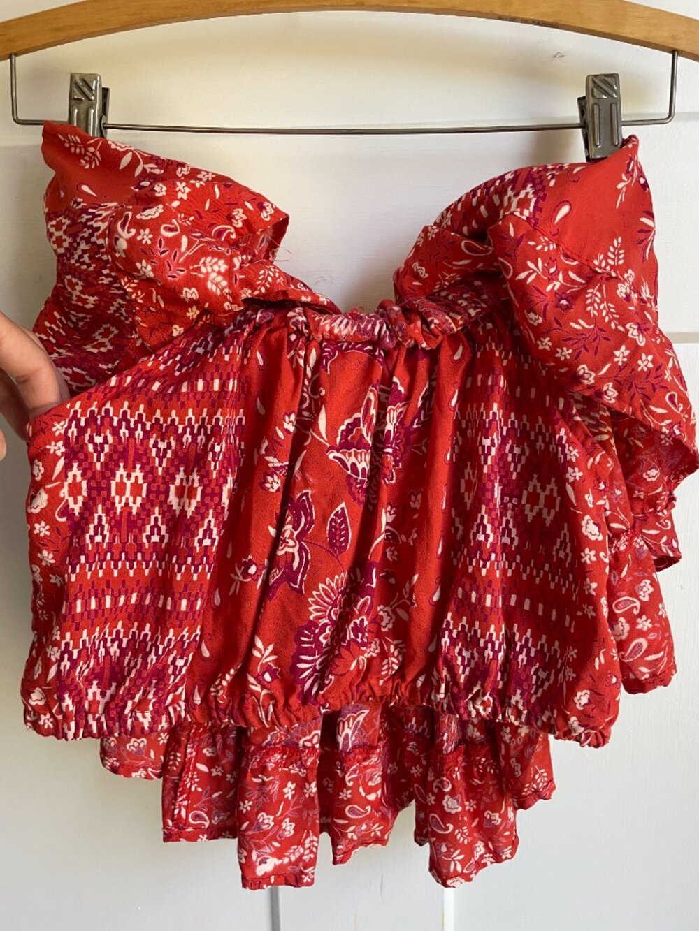 Angie Boho Off Shoulder Bandana Print Ruffle Crop Top Red Western Paisley - Picture 4 of 9